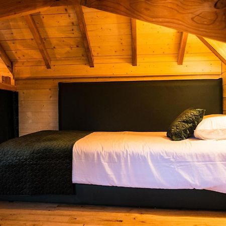 Charmante Cabane Dans Les Arbres Avec Jacuzzi Et Sauna Boismorand Exterior foto