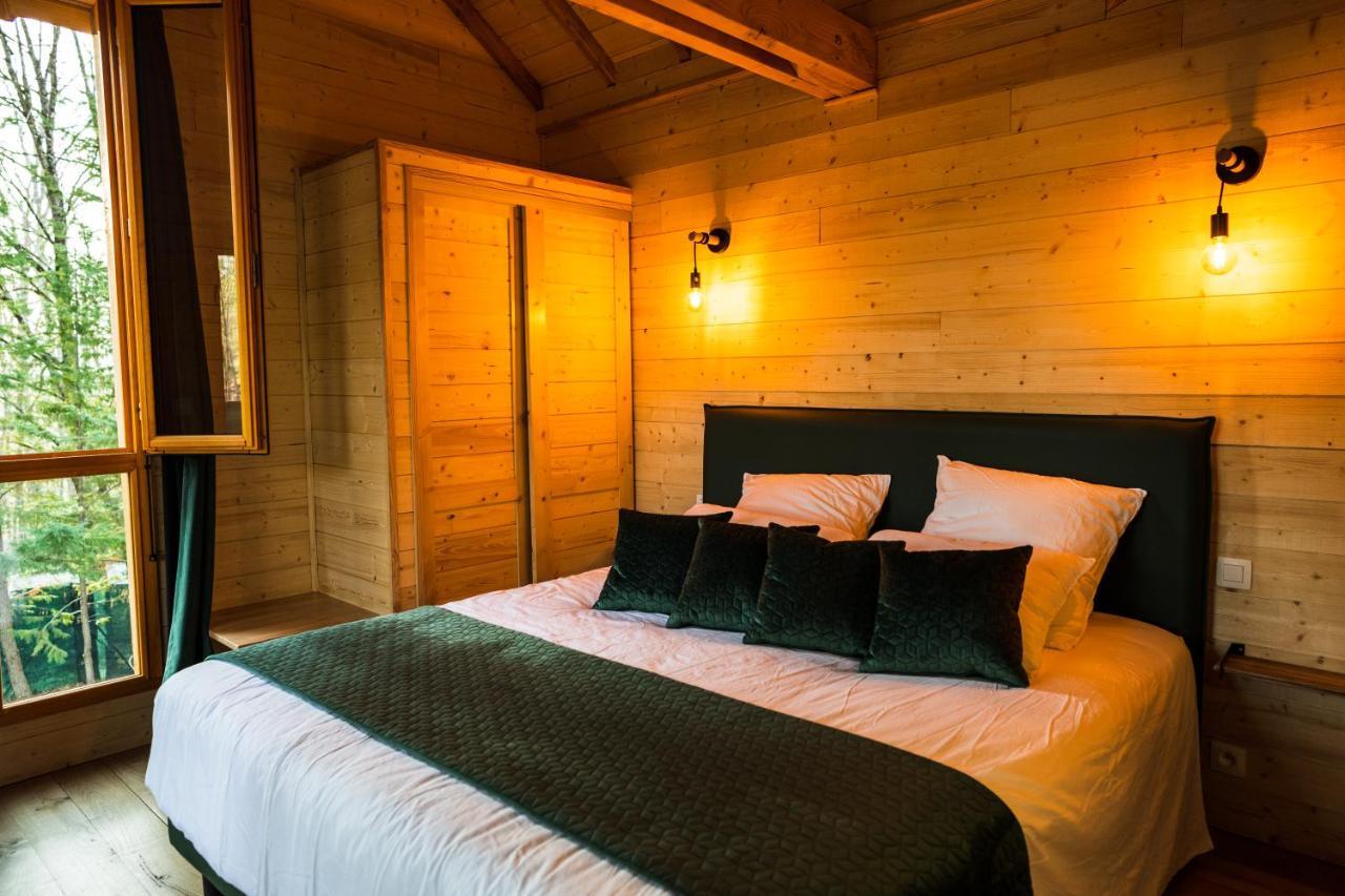 Charmante Cabane Dans Les Arbres Avec Jacuzzi Et Sauna Boismorand Exterior foto