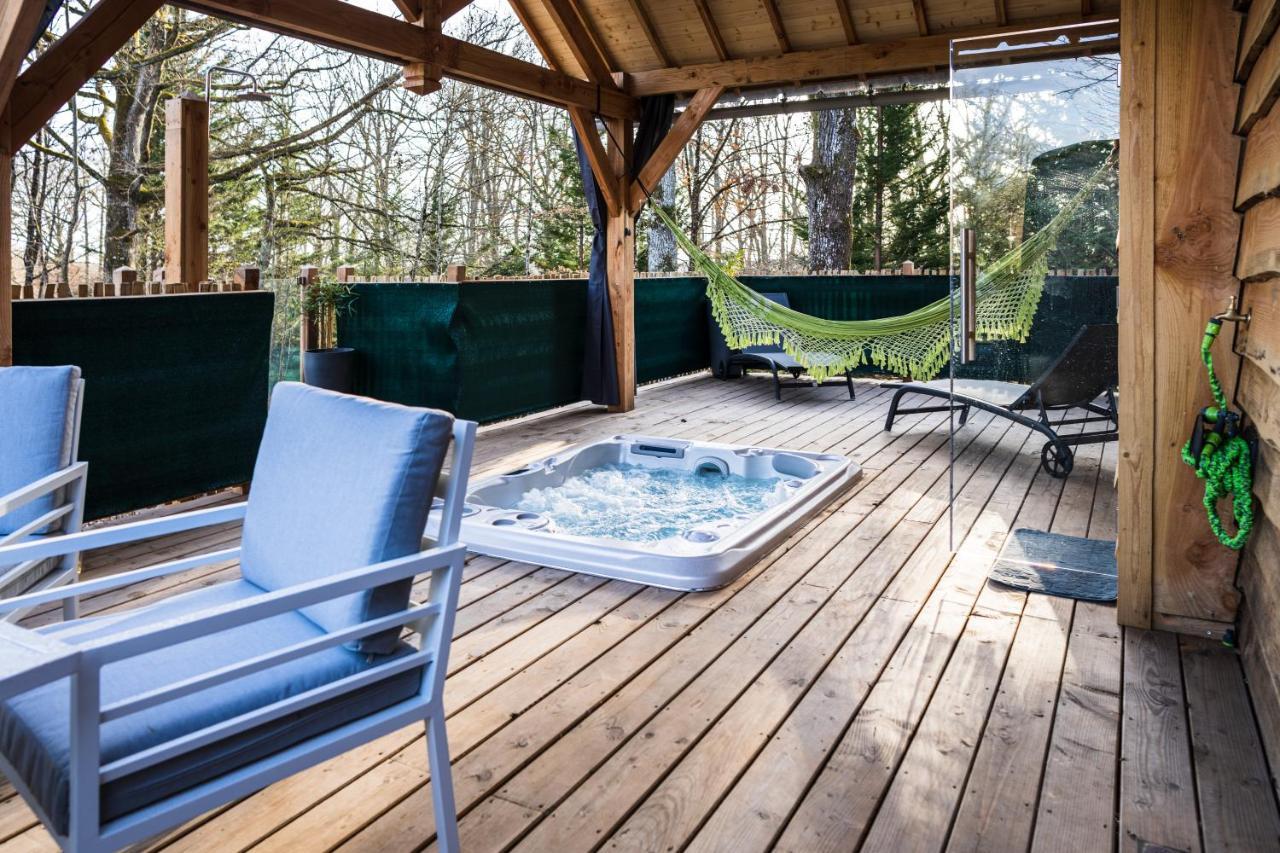 Charmante Cabane Dans Les Arbres Avec Jacuzzi Et Sauna Boismorand Exterior foto