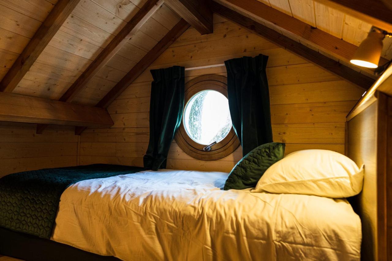 Charmante Cabane Dans Les Arbres Avec Jacuzzi Et Sauna Boismorand Exterior foto