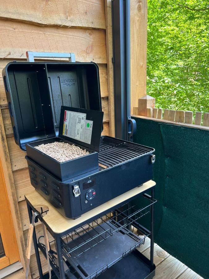 Charmante Cabane Dans Les Arbres Avec Jacuzzi Et Sauna Boismorand Exterior foto